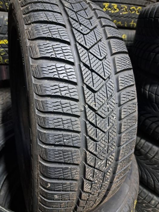 Anvelope desperecheate 245/40 R19 Nokian și 225/55 R17 Pirelli