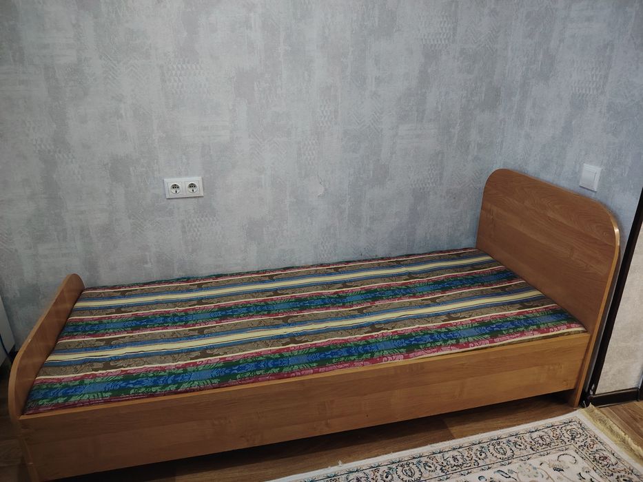 Продам кровать 80/190
