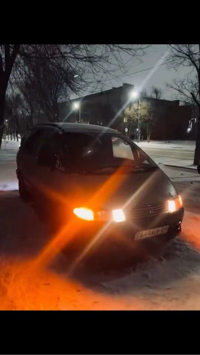 Toyota lucida Estima