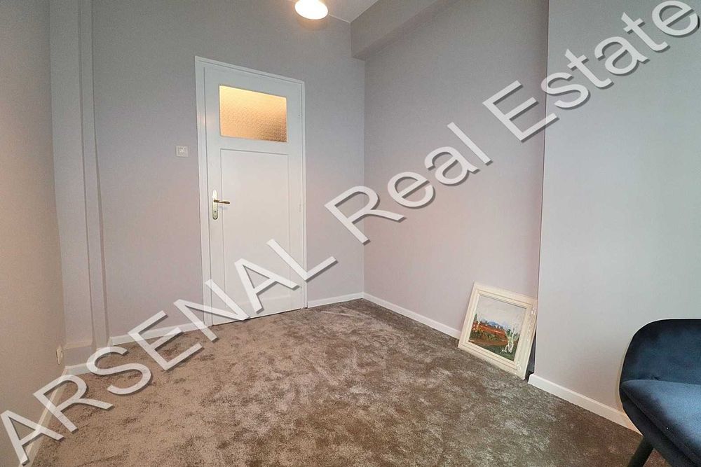 Тристаен апартамент под наем, Център