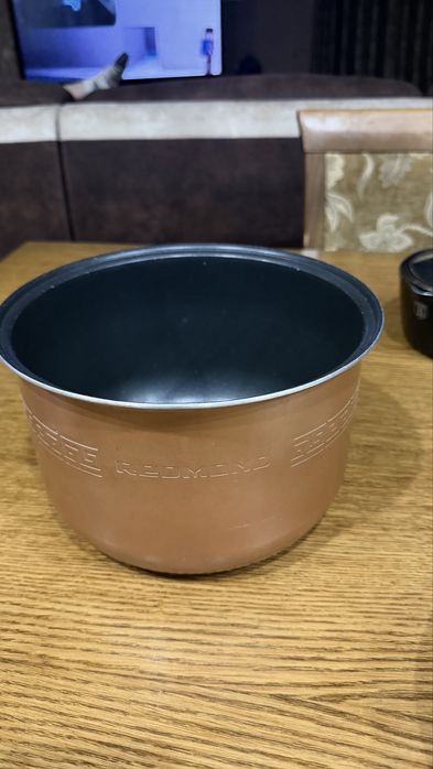 Продам кастрюли сковородки чаша мультиварки