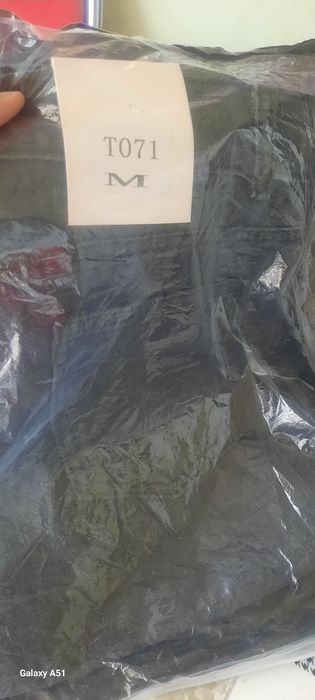 Продам джинсы черного цвета