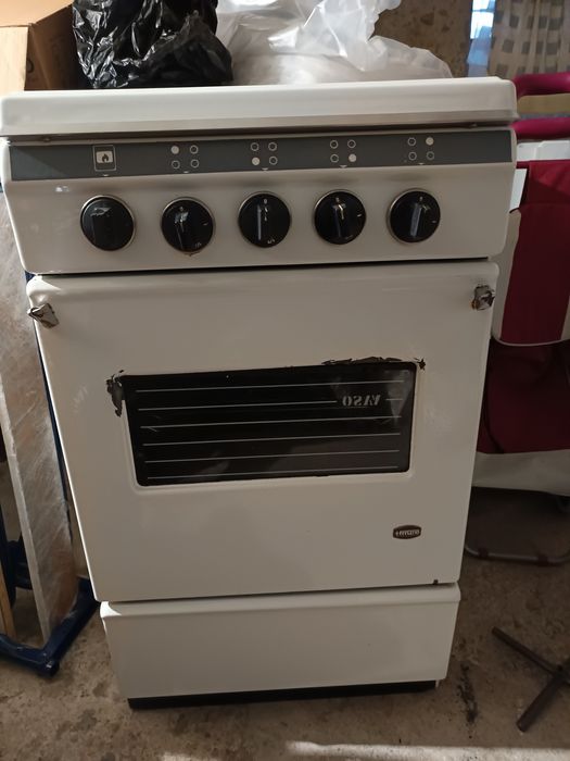 Vand aragaz vechi pe gaz