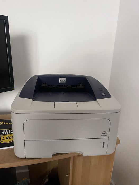 Imprimantă Laser Xerox - cu 2 cabluri inclusive