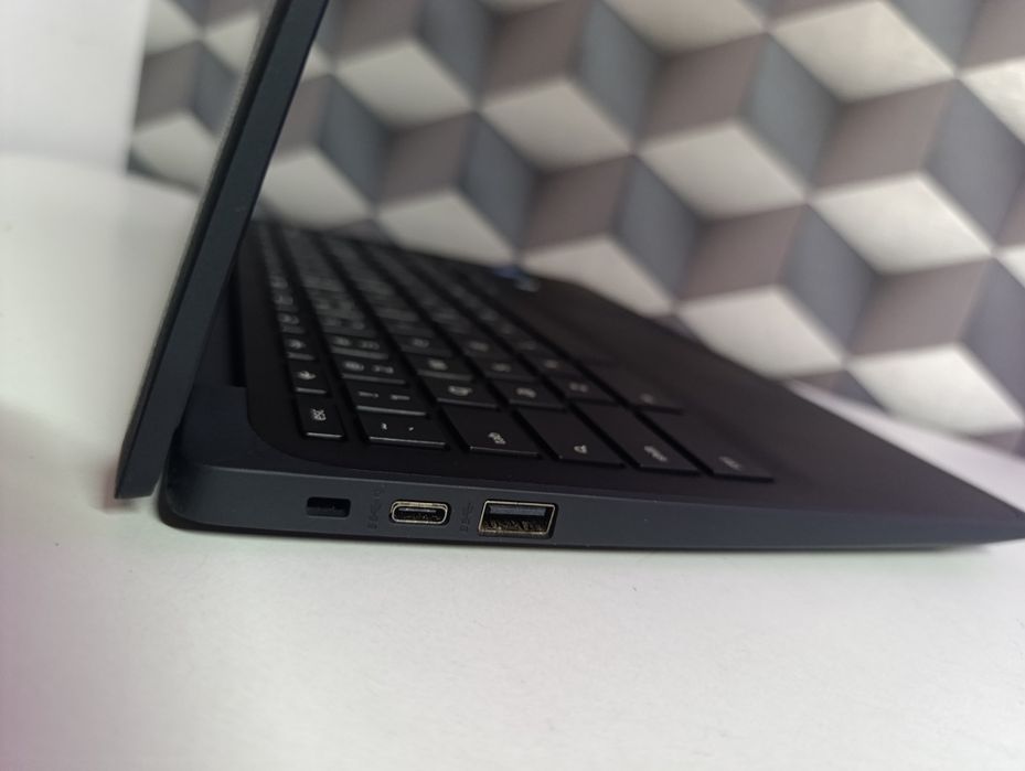 Oferta laptop hp chomebook 11inch g9 cu touchscreen și android  impecabil