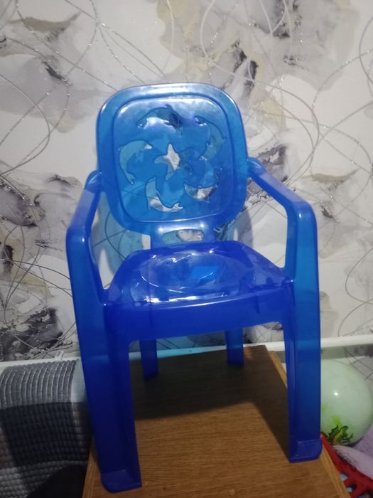 Продам новый детский стульчик.