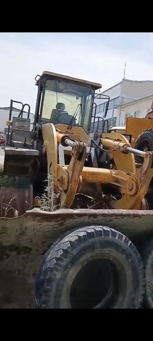Фронтальный погрузчик