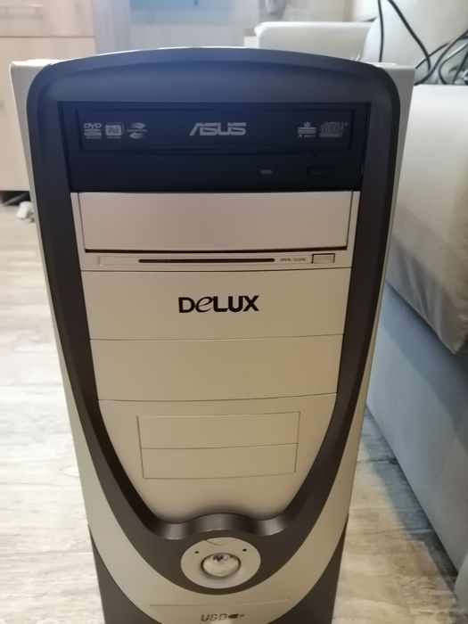 Продавам компютър