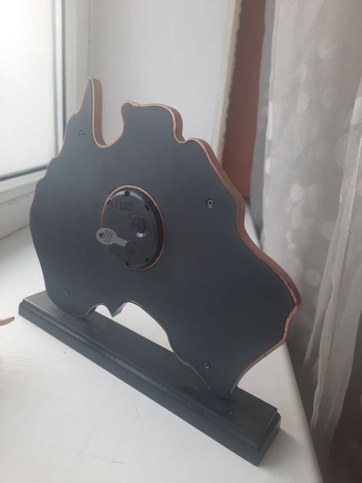 Часы настольные из Австралии