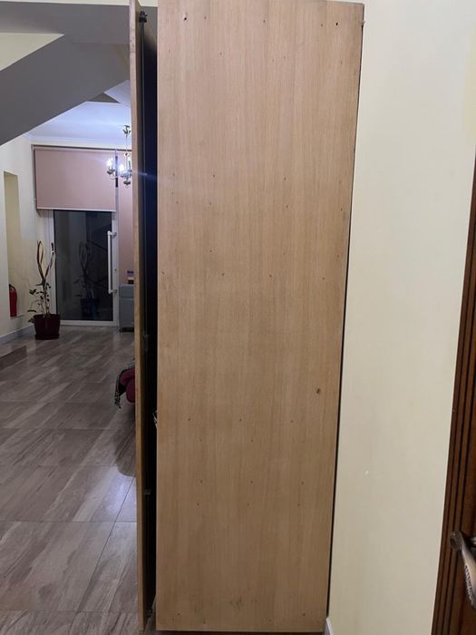 Два плательных шкафа с Голландии