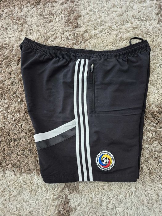 Sort Adidas FRF marimea XL-5 lei transportul