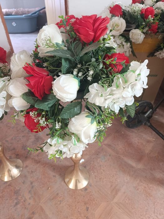 Продажа со стойкой цветы