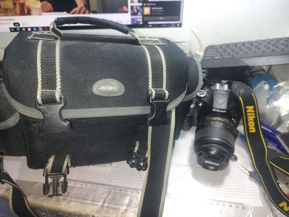 Aparat foto dslr Nikon D5200  kit complet.
