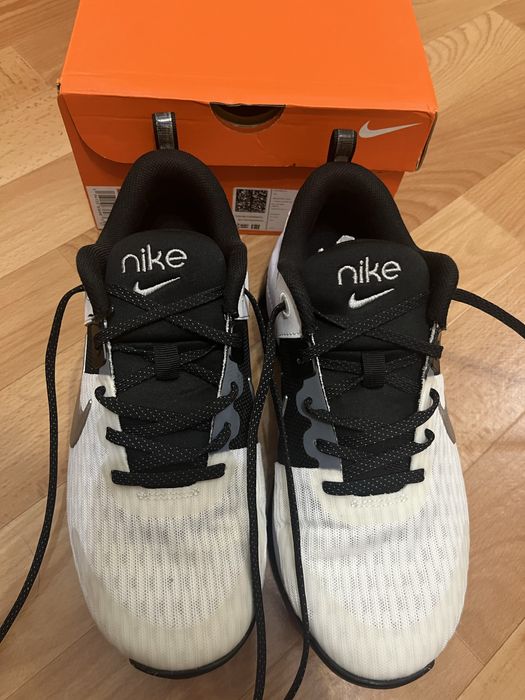 Кроссовки Nike Zoom Bella черно-белые