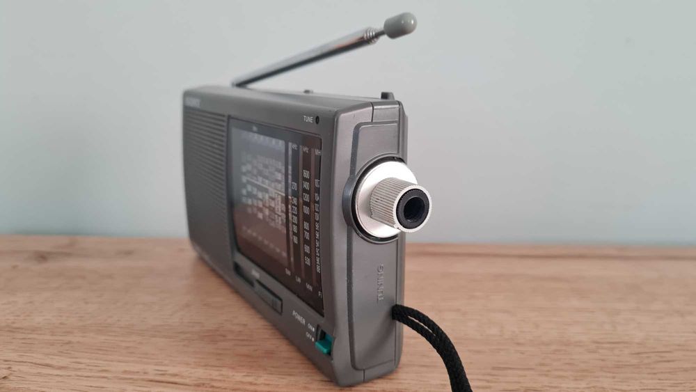 Sony ICF-SW11 – 12-лентово всевълново радио