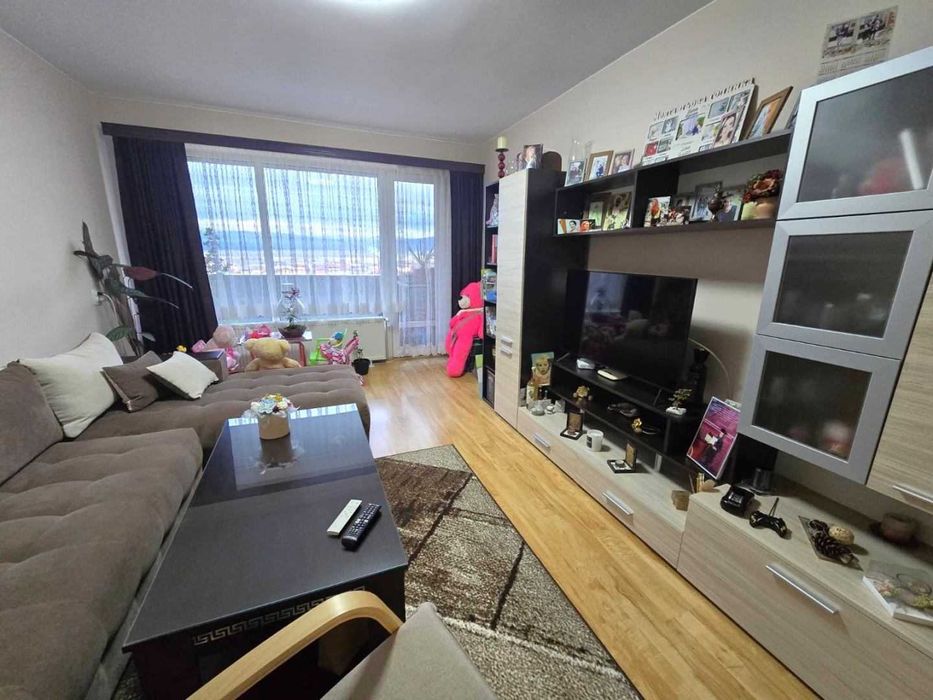 Тристаен апартамент с модерно обзавеждане за продажбва в Разлог