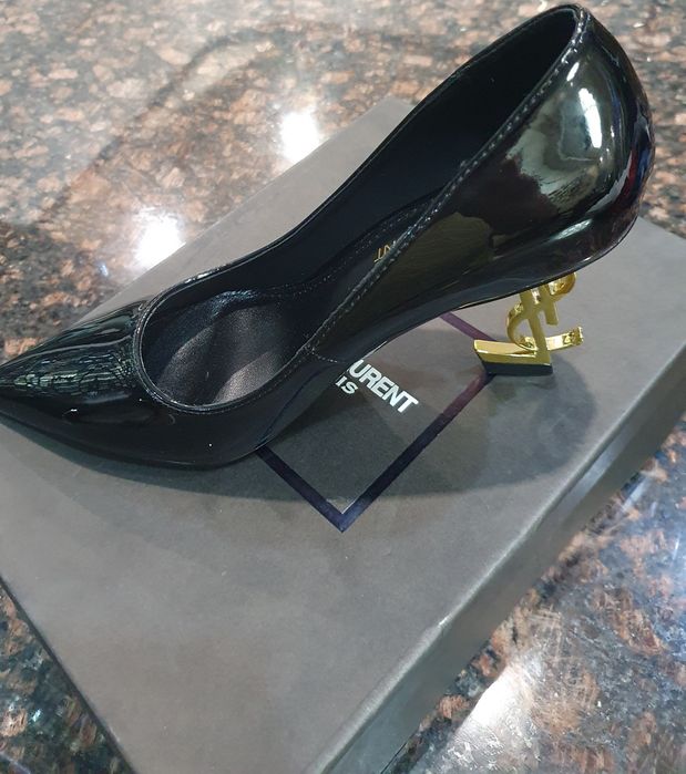 Каблуки Yves Saint Laurent