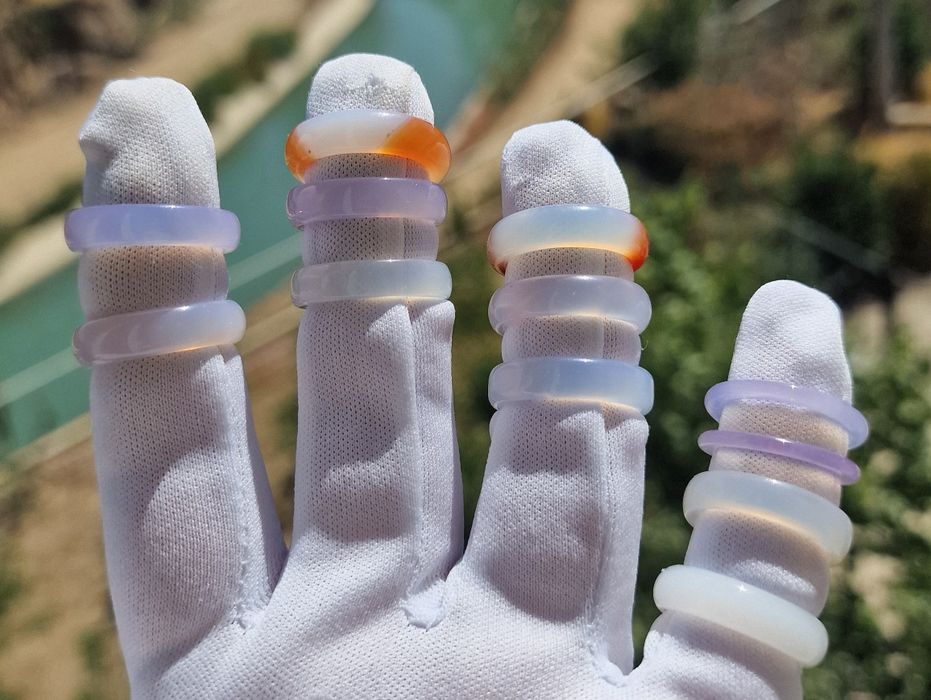 Колечко с натуральными камнями.