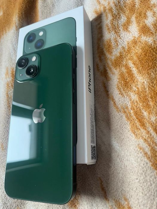 Продам айфон 13