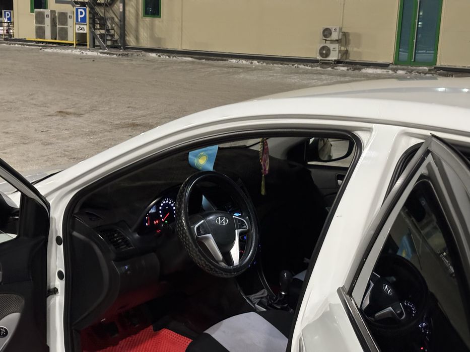 Продам Акцент 2014