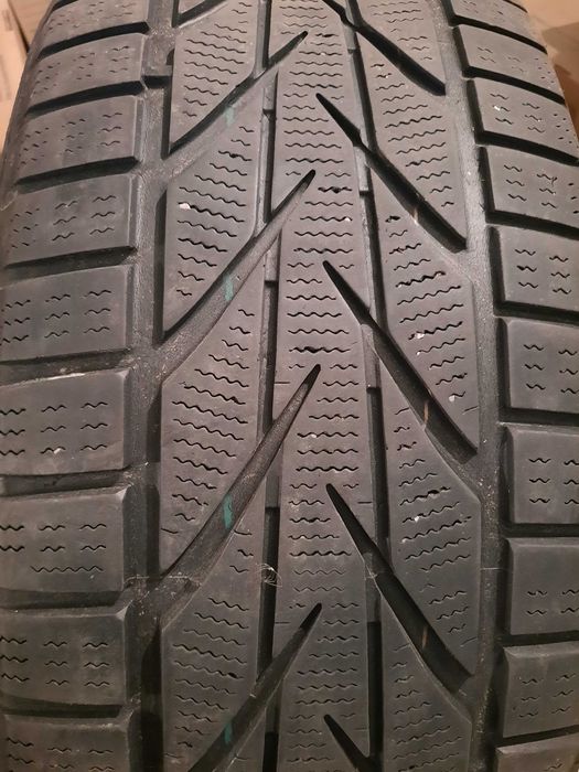 Anvelope iarnă 225 60 R17