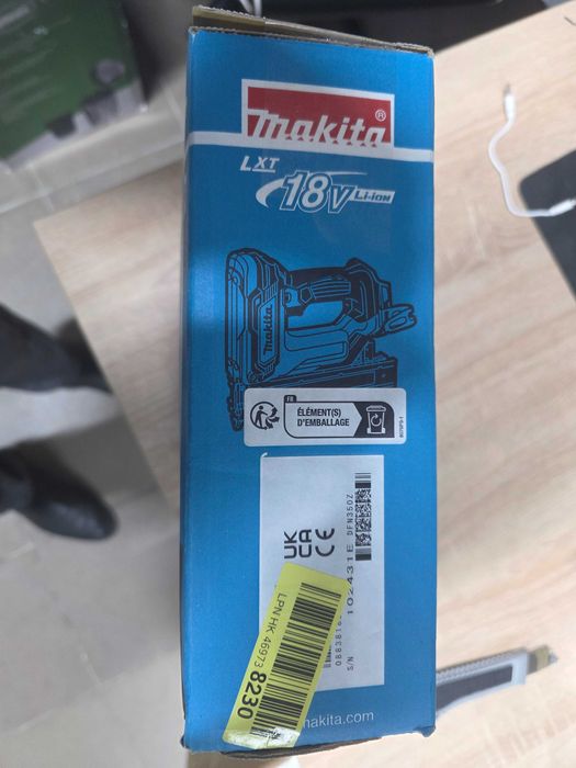 Pistol pentru cuie Makita DFN350Z pe acumulator de 18V