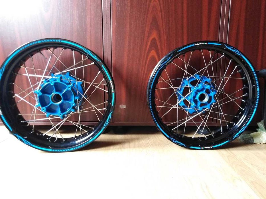 Centrare roți moto cu spite – stand profesional și precizie maximă