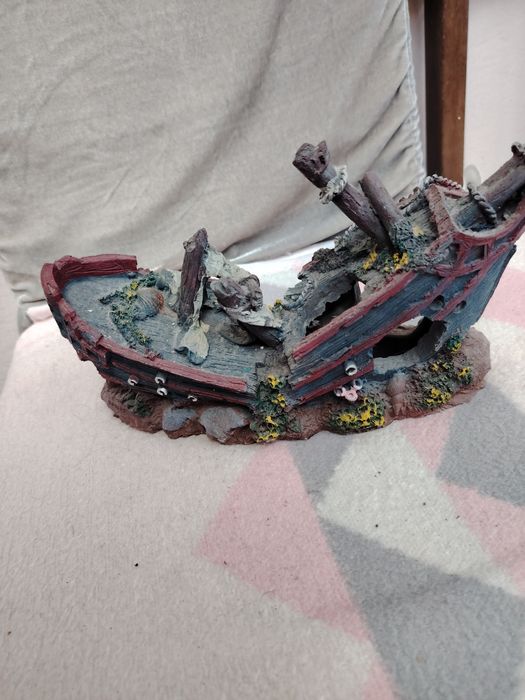 Acvariu 10 litri+corabie