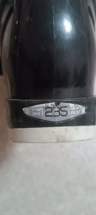 Продам лыжные ботинки