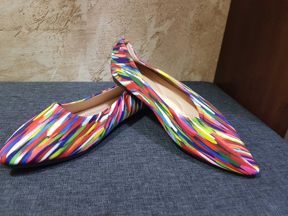 Дамски шарени обувки