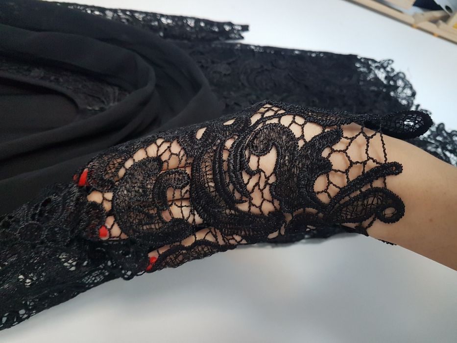 Rochie de seara din dantelă