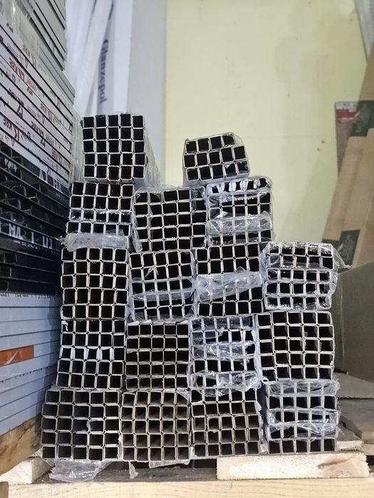 Металлический порожек П - образный