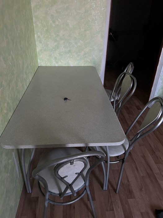 Кухенный стол и стуля