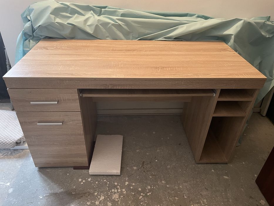 Masa de birou  cu biblioteca