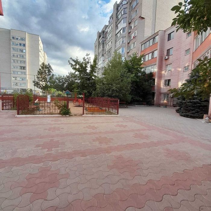 2ка на 11 мик 73 м2 1999гп