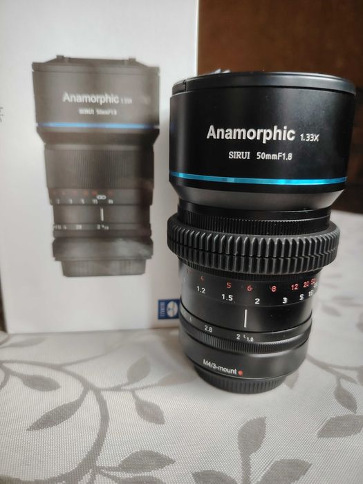 SIRUI 50mm F2.8 1.33x Anamorphic Lens За MFT
