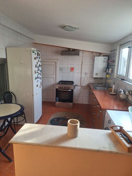 Pf .  INCHIRIEZ Ap 3 Cam D Centru Civic