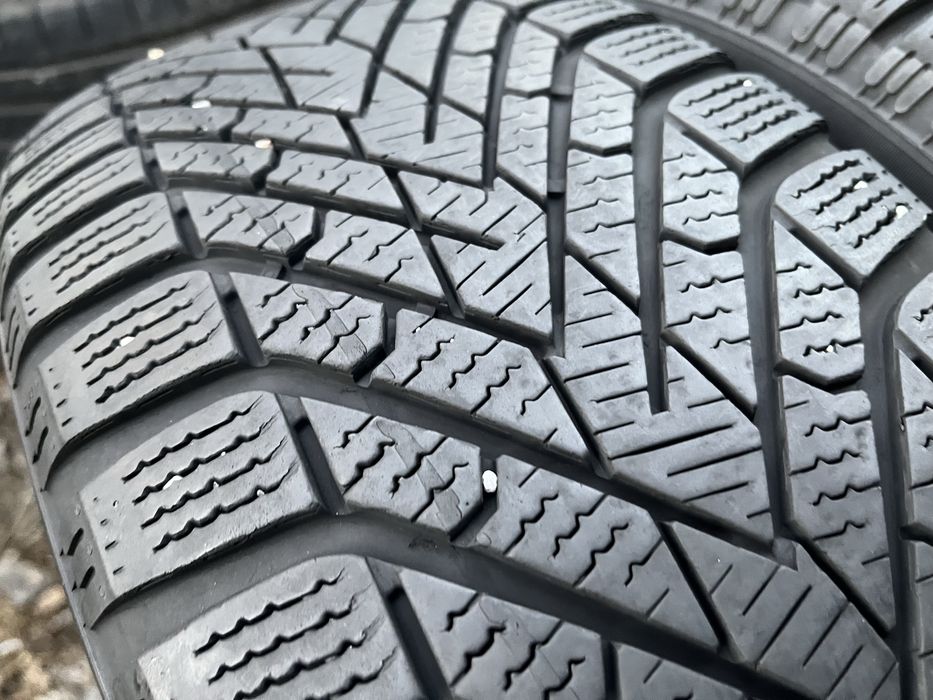 2бр 205/60/16 на 6мм с 21дот