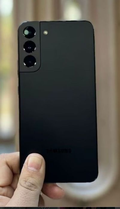 Samsung s22+  telefon ideal kareya naqtga 300$ karobka dakument yoq