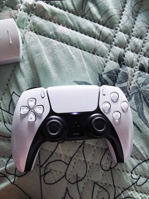 Продавам PlayStation 5 (Disc версия)!!!