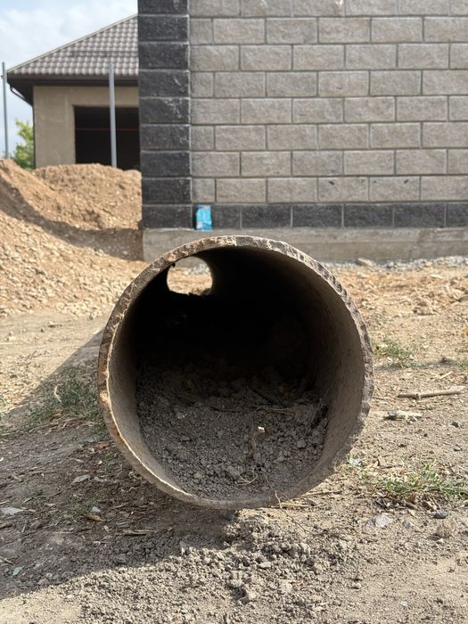 Труба большая, твердая