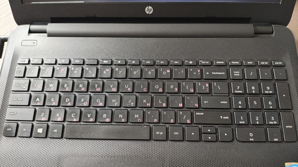 Продавам лаптоп hp