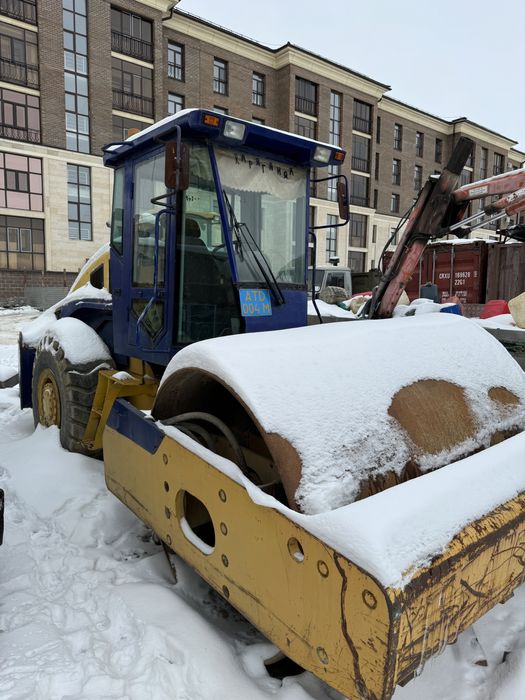 Каток 16-тонный LiuGong CLG616