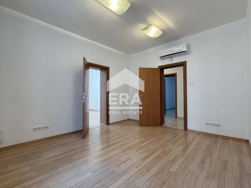 Дава се под наем Офис в София, Център - 116 кв.м за 1759.5 € - Снимка #5