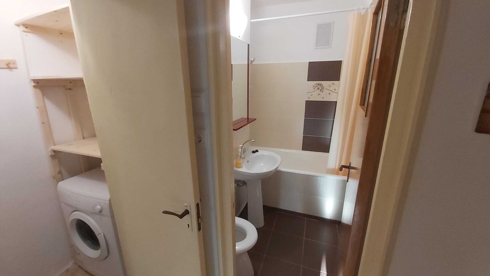 Inchiriez apartament 3 camere, metrou 1 Decembrie 1918