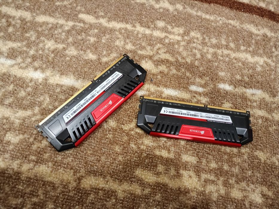 16GB DDR3 2400MHz Corsair Vengeance Pro