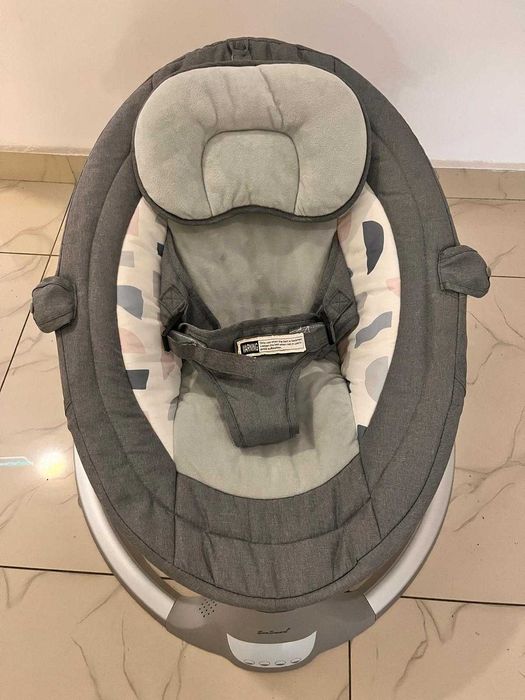 Balansoar electric pentru bebeluși – Stare excelentă, nou