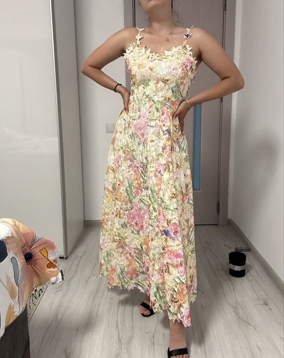Rochie eleganta din dantela pentru evenimente