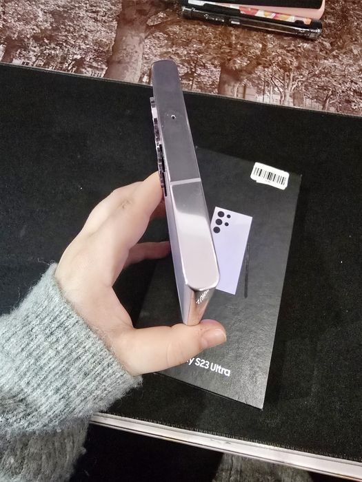 Vând Samsung S23 Ultra Lavandă
