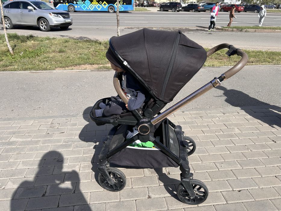 Прдам коляску 15000